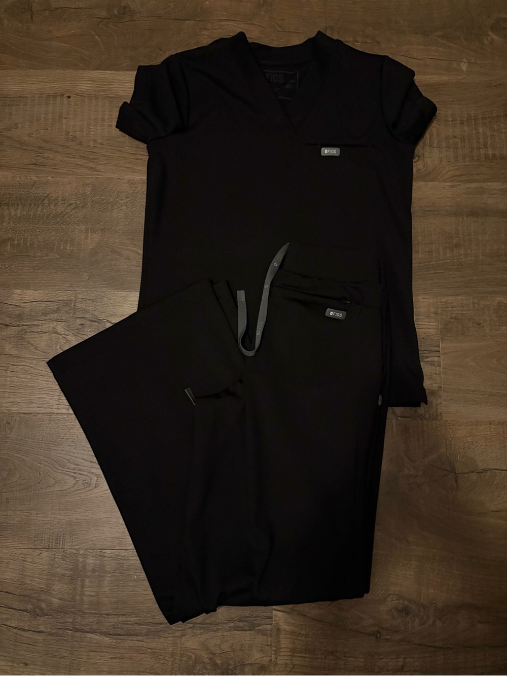 Figs Women’s Black FormX wide leg scrub set
